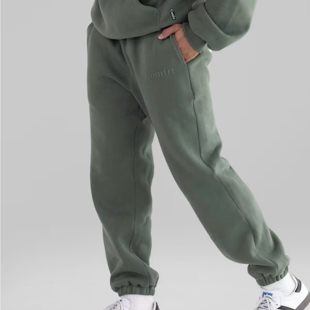 Comfrt Forest Green Sweatpants (XS) & hoodie (XS)